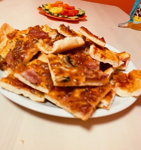 Pizza & Räbeliechtli-Party in der KITA minido